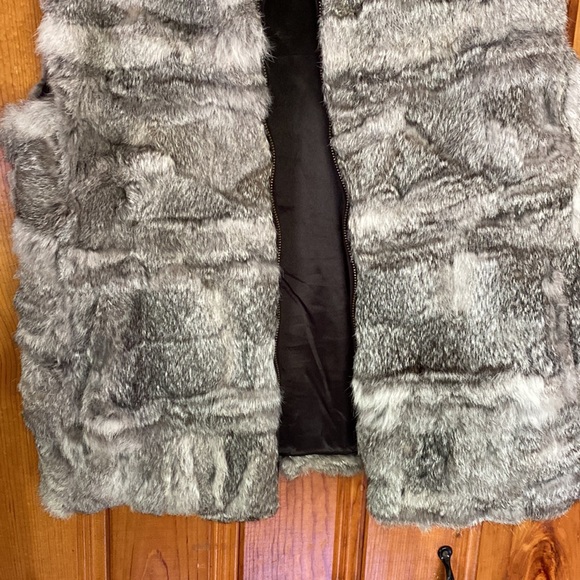Surell Rabbit Fur Vest - Picture 3 of 6
